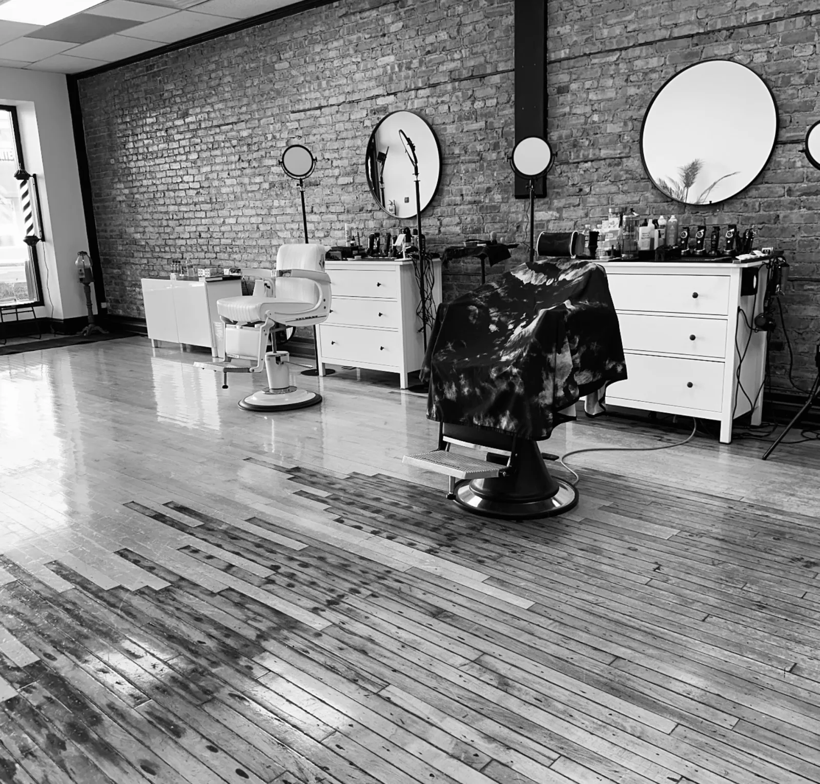 The Clipper Artist shop interior